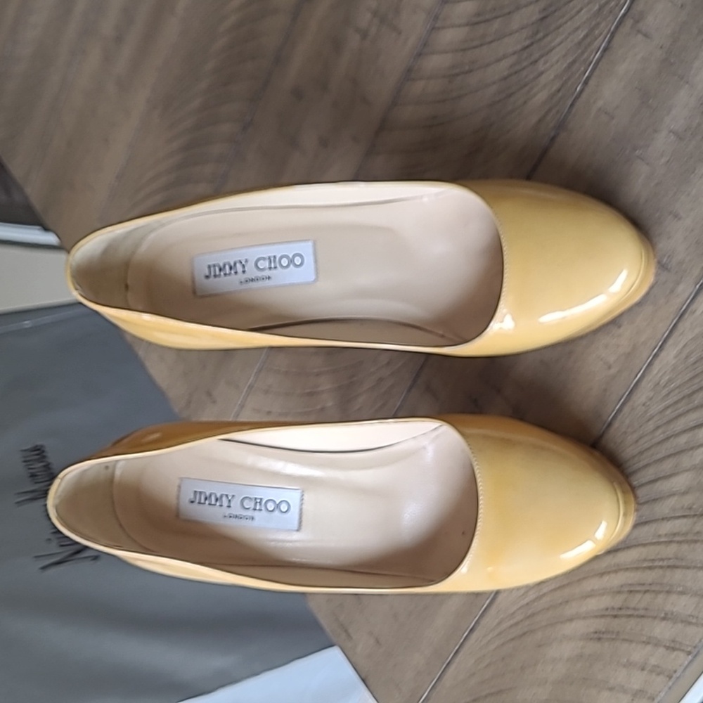Jimmy Choo patent leather mustard colored heels size 37 1/2 Eu - 7 Us